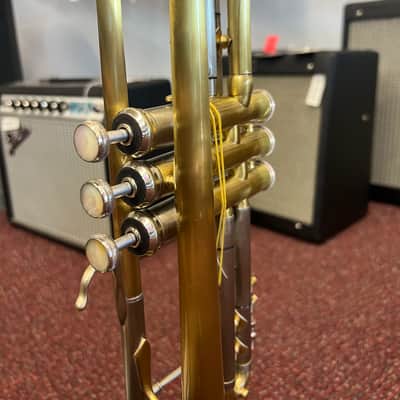 Vintage 1966 Early Elkhart Bach Stradivarius Model 37 Trumpet image 8