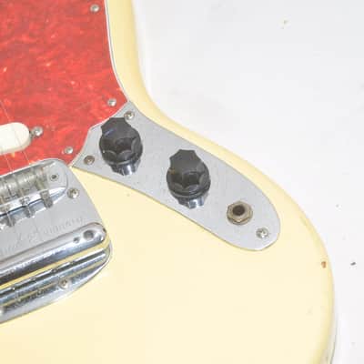 Fender Japan MG69 ' Mustang Yellow White Electric Guitar Ref No 7689 image 3