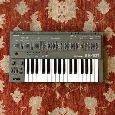Roland SH-101 - Grey - Modded