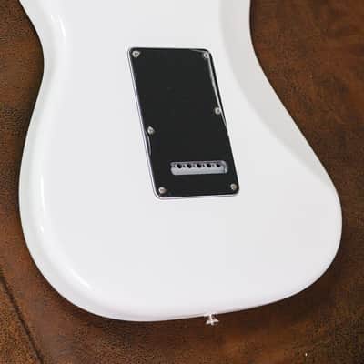 Fender American Player Performer Stratocaster | Arctic White image 13