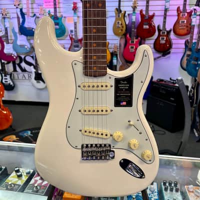 Fender American Vintage II 1961 Stratocaster®, Rosewood Fingerboard, Olympic White image 3