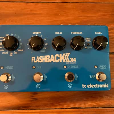 TC Electronic Flashback X4 Delay & Looper 2011 - 2019 - Blue image 1