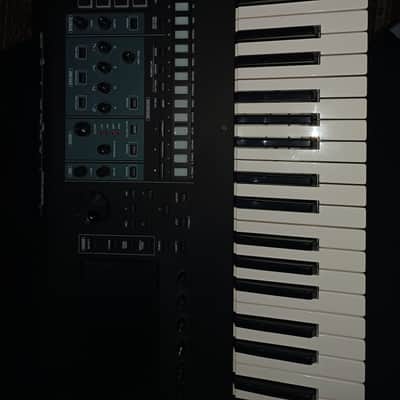 Roland Fantom 7 76-Key Workstation Keyboard 2019 - Present - Black