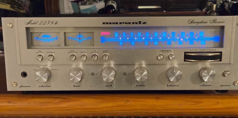 Marantz 2238B 1977 - brushed aluminum face image 1