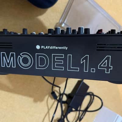 Playdifferently Model 1.4 4+2 Channel Analog Mixer - Black image 8
