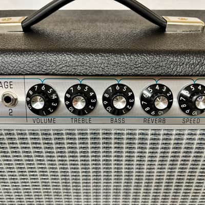 Fender '68 Custom Deluxe Reverb 2-Channel 22-Watt 1x12" Guitar Combo 2013 - Present - Black image 3
