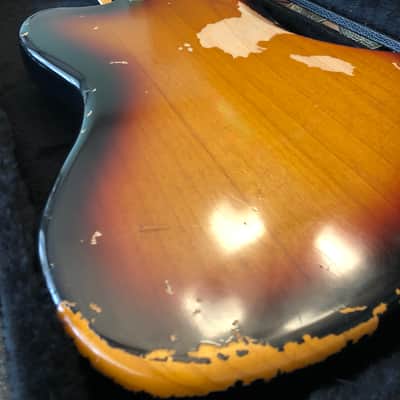 Fender Jaguar Kurt Cobain Road Worn 2011 Sunburst image 10