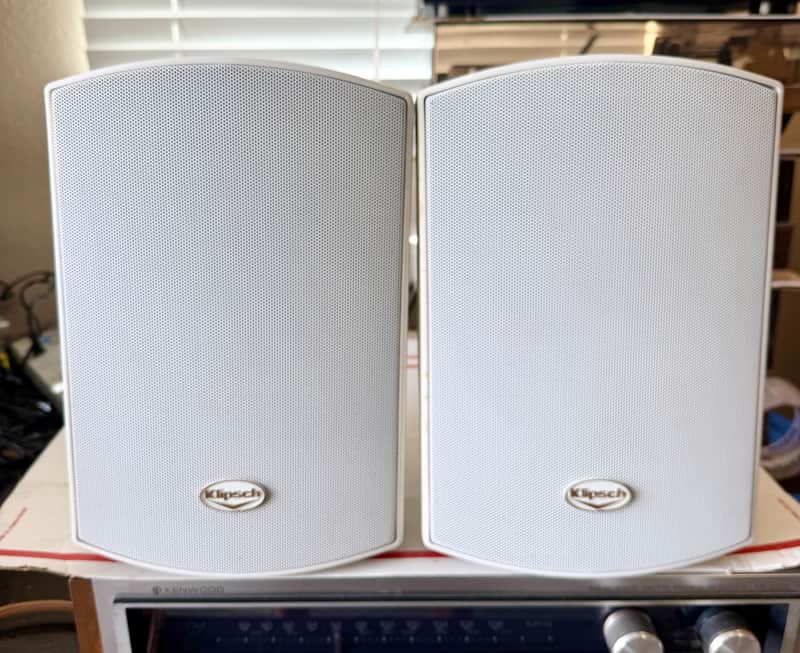 Klipsch AW-525 All Weather Outdoor Speakers w/ Mounting Brackets; Tested SEE VIDEO image 1