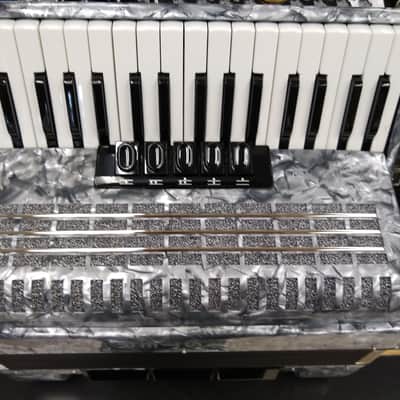 Weltmeister Achat Piano Accordion 72 Bass image 2