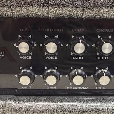 Kustom TRB-400 400 Watt Tube PreAmp Tuck N Roll Bass Amplifier Head image 3
