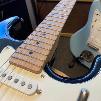 G&L Legacy USA - Black image 11