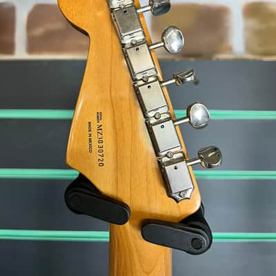 Fender Classic Series '50s Stratocaster 3-Color Sunburst 2003 Electric Guitar image 8