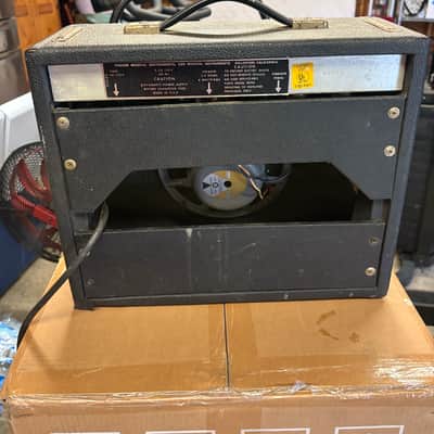Fender Vibro Champ 6-Watt 1x8" with original JBL speaker! Just serviced! image 2