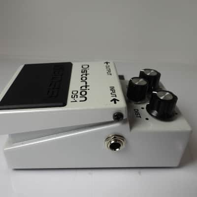 Boss DS-1 WH Distortion Effects Pedal Limited Edition White w/Original Box image 6