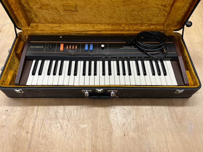 Casio CT-101 Casiotone 49-Key Synthesizer 1980s - Black / Natural image 1