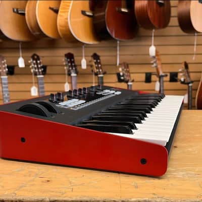 IK Multimedia Uno Synth Pro 37 Red and Black image 5
