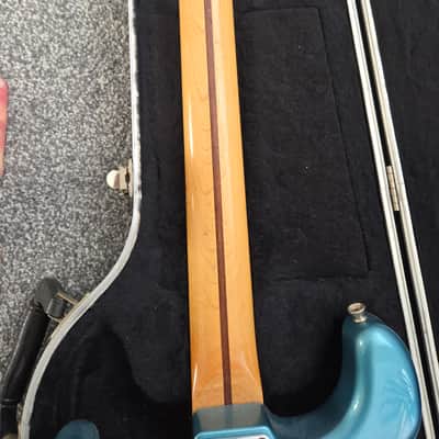 Fender Stratocaster Made In Japan 1995 - Ocean Turqoise Metallic  + Fender USA red label hardcase image 8