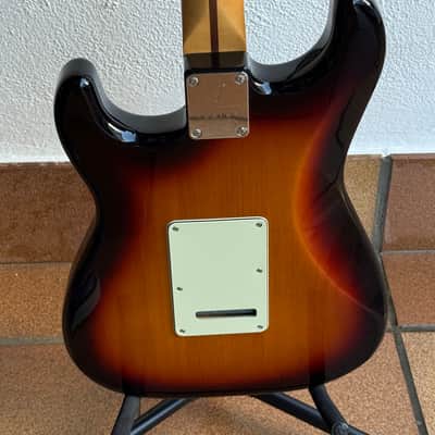 Fender Player Plus Stratocaster with Maple Fretboard 2021 - Present - 3-Color Sunburst image 6