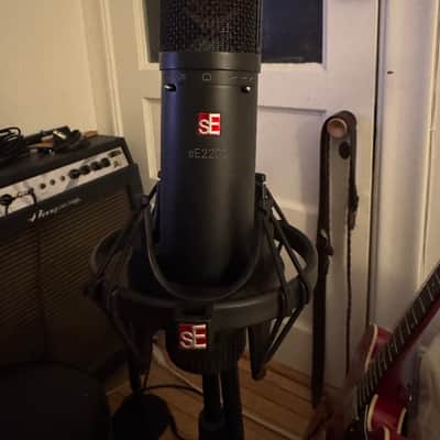 sE Electronics sE2200 Large Diaphragm Cardioid Condenser Microphone 2019 - Present - Black image 1