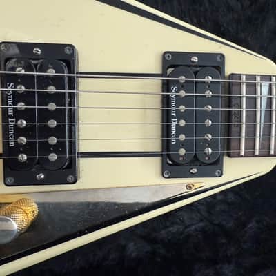 Jackson Pro Series RR5 Rhoads 2003 - 2009 - Ivory with Black Pinstripes image 4