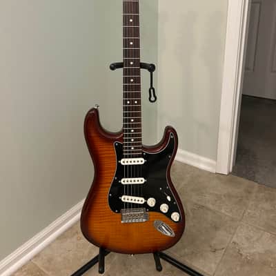 Fender Player Plus Top Stratocaster 2021 - Sunburst image 1