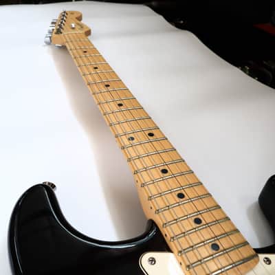 Immagine Fender American Series VG Stratocaster with Maple Fretboard 2007 - 2009 - Black - 2