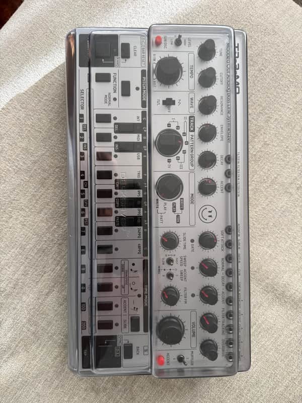 TD-3-MO Modded Out Bass Synth: $160 (42% Off)