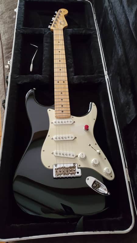 Fender American Standard Stratocaster with Maple Fretboard 2008 - 2016 - Black image 1