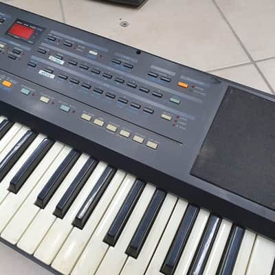 ROLAND E15 image 3