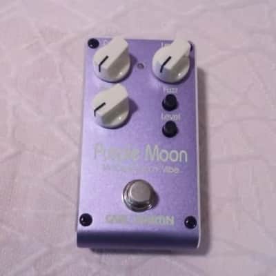 Carl Martin Purple Moon Vintage Fuzz n' Vibe Pedal image 2