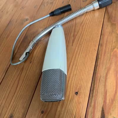 Sennheiser MD 421-2 Cardioid Vintage Dynamic Microphone 1960s - 1970s - White image 3