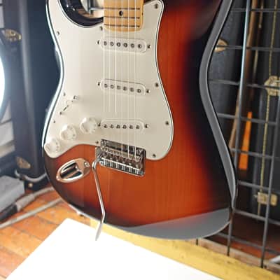 Fender Player Series Stratocaster 2022 - Sunburst - LEFTY image 4
