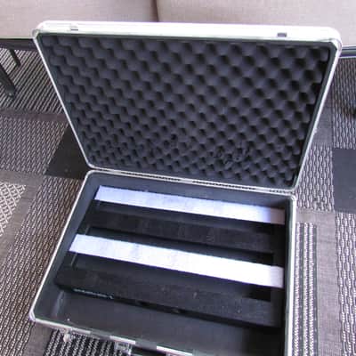 Pedaltrain 1 With Case Pedal Train 1 Pedal Board W/Case 22" X 12 1/2" Shows Wear image 2