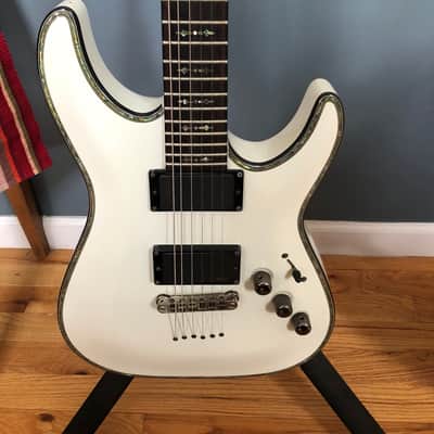 Schecter Diamond Series (Hellraiser) 2012 White image 1