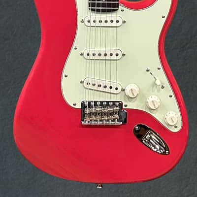 Fender Used American Professional Classic Stratocaster - Faded Dakota Red, 26 image 2