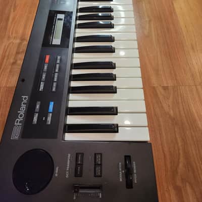 Roland Alpha Juno-1 49-Key Programmable Polyphonic Synthesizer 1985 - 1988 - Black