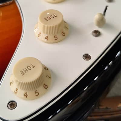 Fender Stratocaster Player II 70th 2024 - 3 Tono Sunburst imagen 9