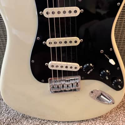 Fender Stratocaster with 3-Bolt Neck, Maple Fretboard 1971 - 1977 - Olympic White image 3