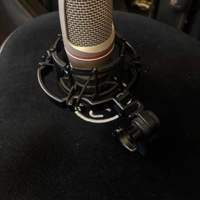 AKG C3000B Large Diaphragm Cardioid Condenser Microphone w H-100 shockmount image 3