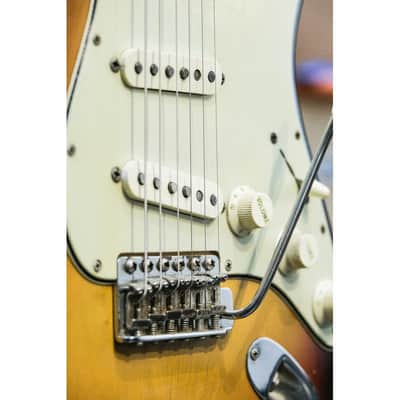 1965 Fender Stratocaster sunburst image 11