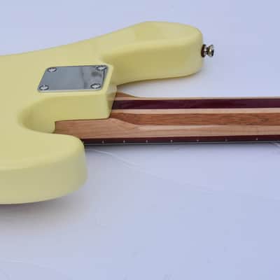 Ankh Instruments Woodie (new), 35" scale, L/H, 4 string, Jazz Bass,2021, 2021, Butter Cream image 15