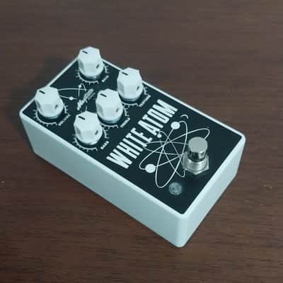 Magnetic Effects White Atom V3 fuzz pedal image 1