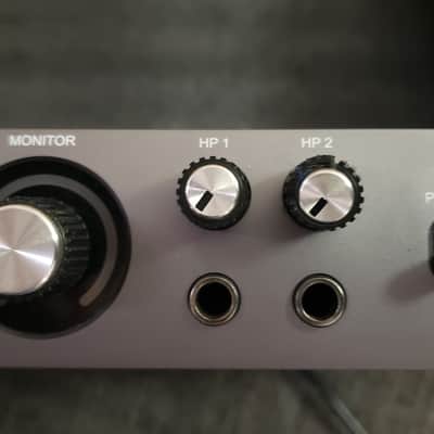 Universal Audio Apollo x6 Thunderbolt 3 Audio Interface 2018 - Present - Black image 9