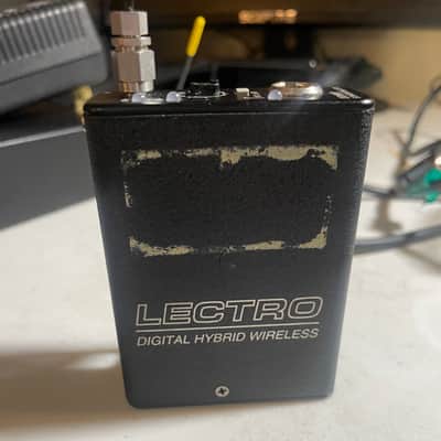 Lectrosonics UM400 - Block 24 wireless transmitter image 2