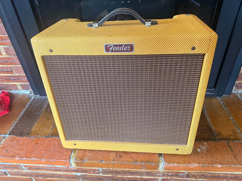 Fender Blues Junior Lacquered Tweed 15-Watt 1x12" Guitar Combo