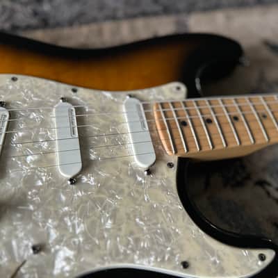 Fender Buddy Guy Signature Stratocaster 1995 (first year) USA Sunburst image 12