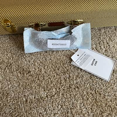Fender Classic Series Wood Case for Strat and Tele in Tweed image 11