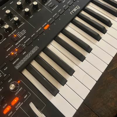 Moog Messenger 32-Key Monophonic Synthesizer 2025 - Present - Black image 3