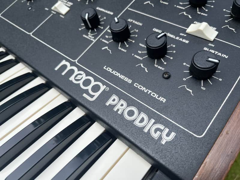 Moog Prodigy Midi + Cv/gate 32-Key Monophonic Analog Synthesizer 1979 - 1984 - Black image 1