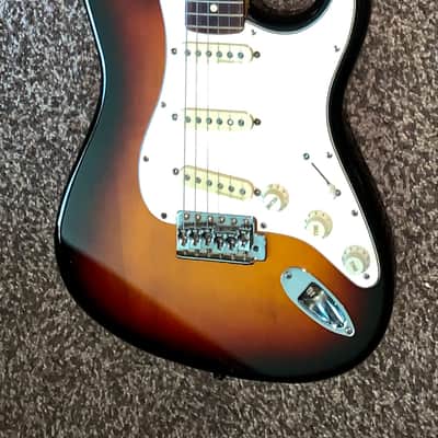 2002 Fender Stratocaster Electric guitar Made in the usa tweed Hardshell case image 1
